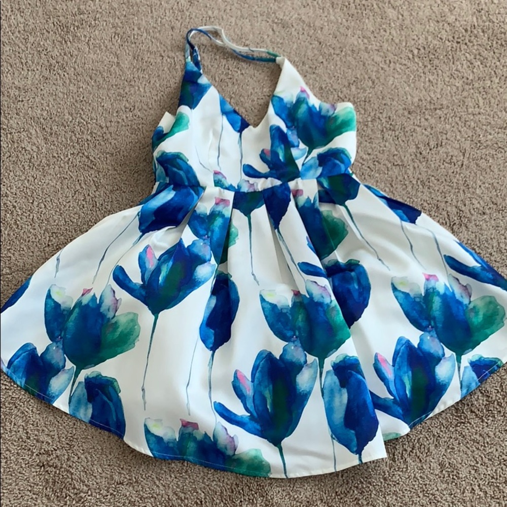 Spring dress - Picture 2 of 2